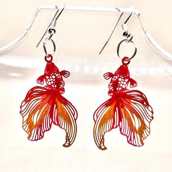 Red Beta Fish Earrings - Fish Bowl Earrings - Water Earrings - Picture 5 of 10